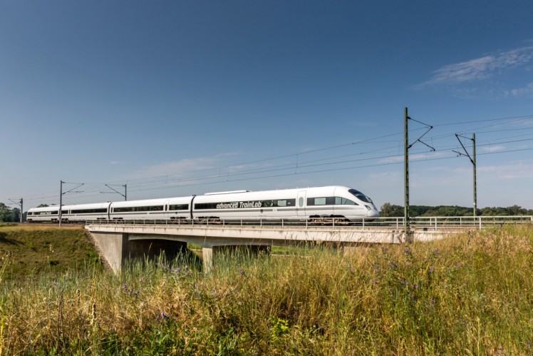 Rollendes Versuchslabor: ZF kooperiert mit der Deutschen Bahn im „advanced TrainLab”